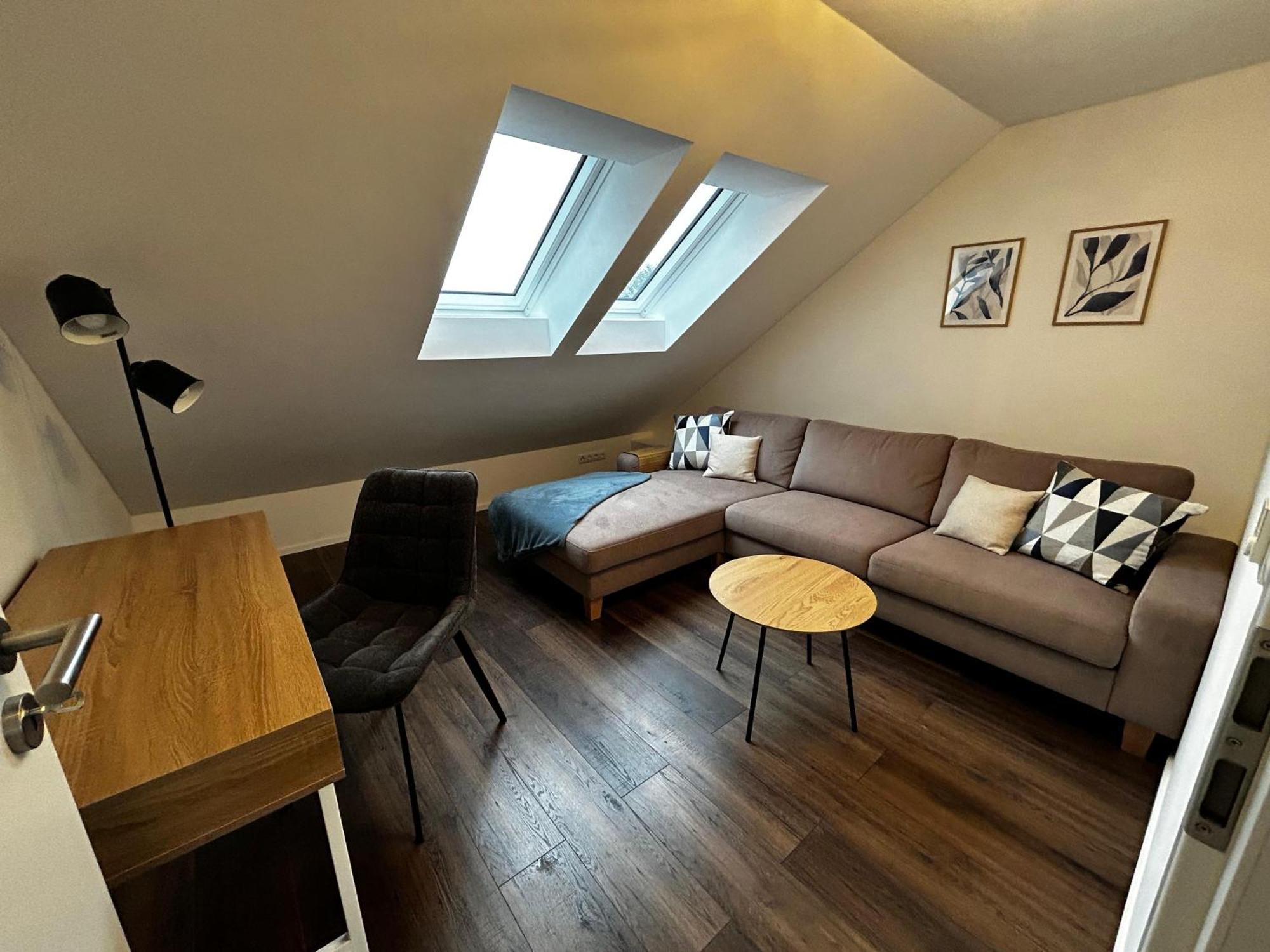 Moderne Ferienwohnung Fuer Familien Im Dachgeschoss Bosau Exterior foto